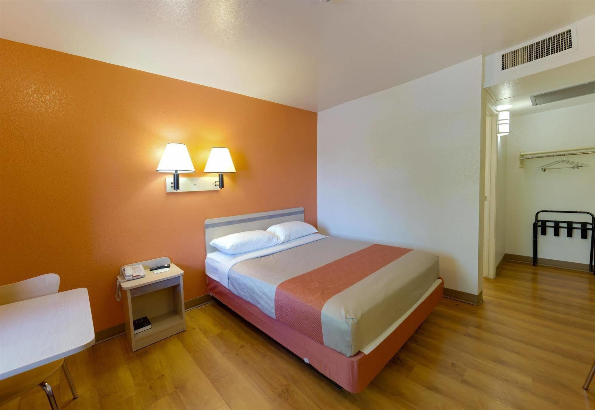 Motel 6 Weed - Mount Shasta Exterior foto
