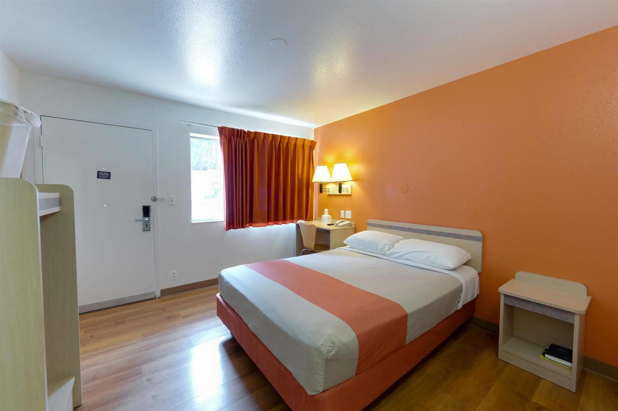 Motel 6 Weed - Mount Shasta Exterior foto